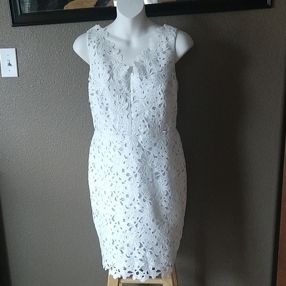 LOFT Dresses & Skirts - LOFT Lace Midi Dress